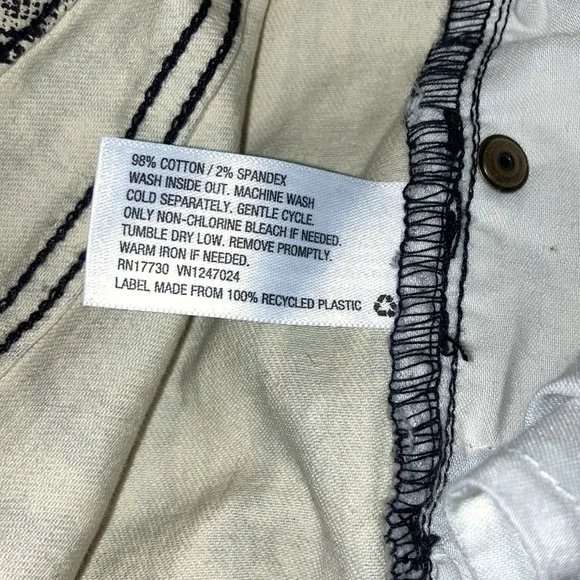 NWOT Snakeskin Print Wild Fable Skinny Jeggings Black & Cream Denim Size 2 - Picture 7 of 7